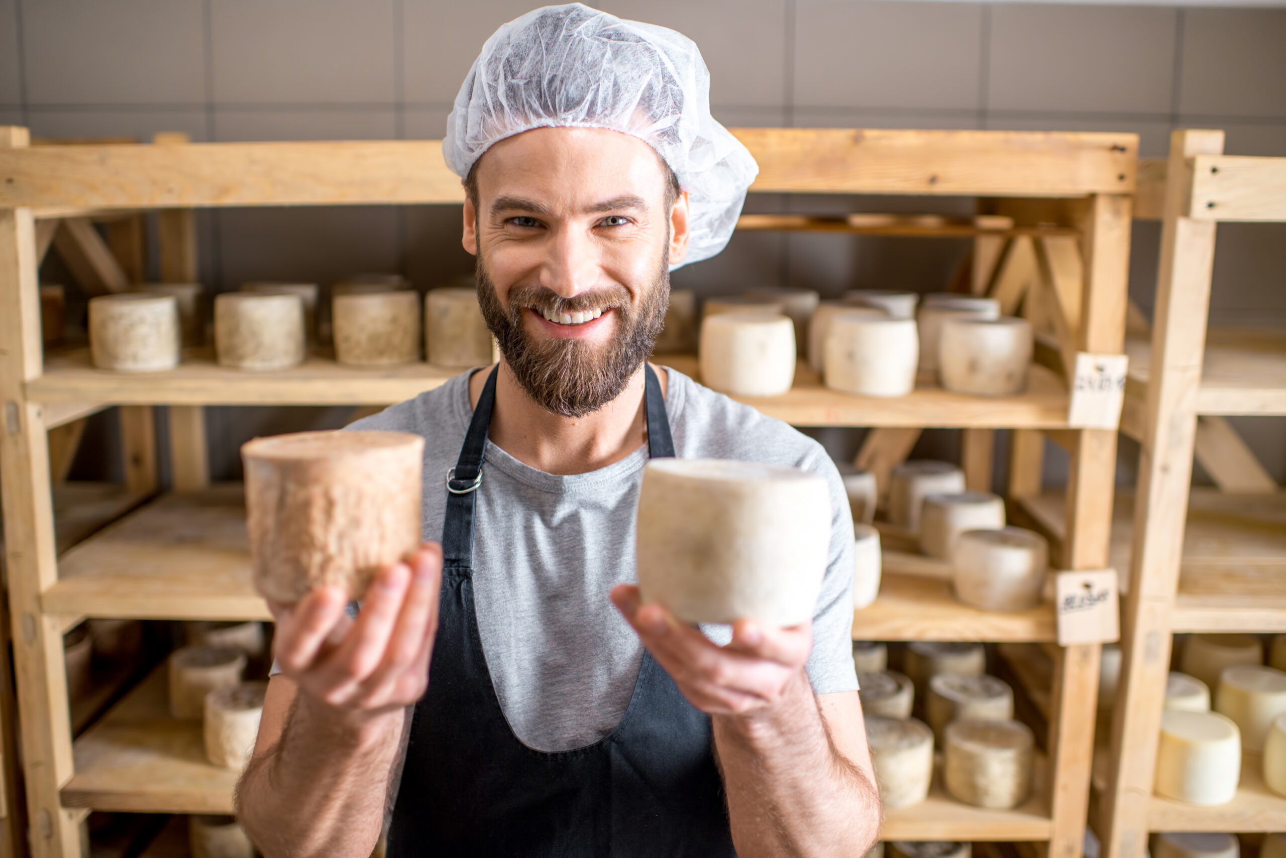 un producteur local de fromages, partenaire d’un réseau d’artisans